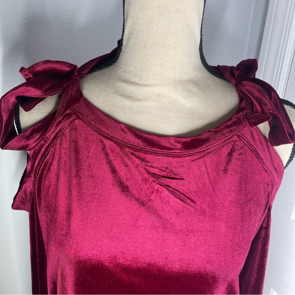 BiBi Red Velvet Tie Shoulder Top Size Large - Picture 5 of 9